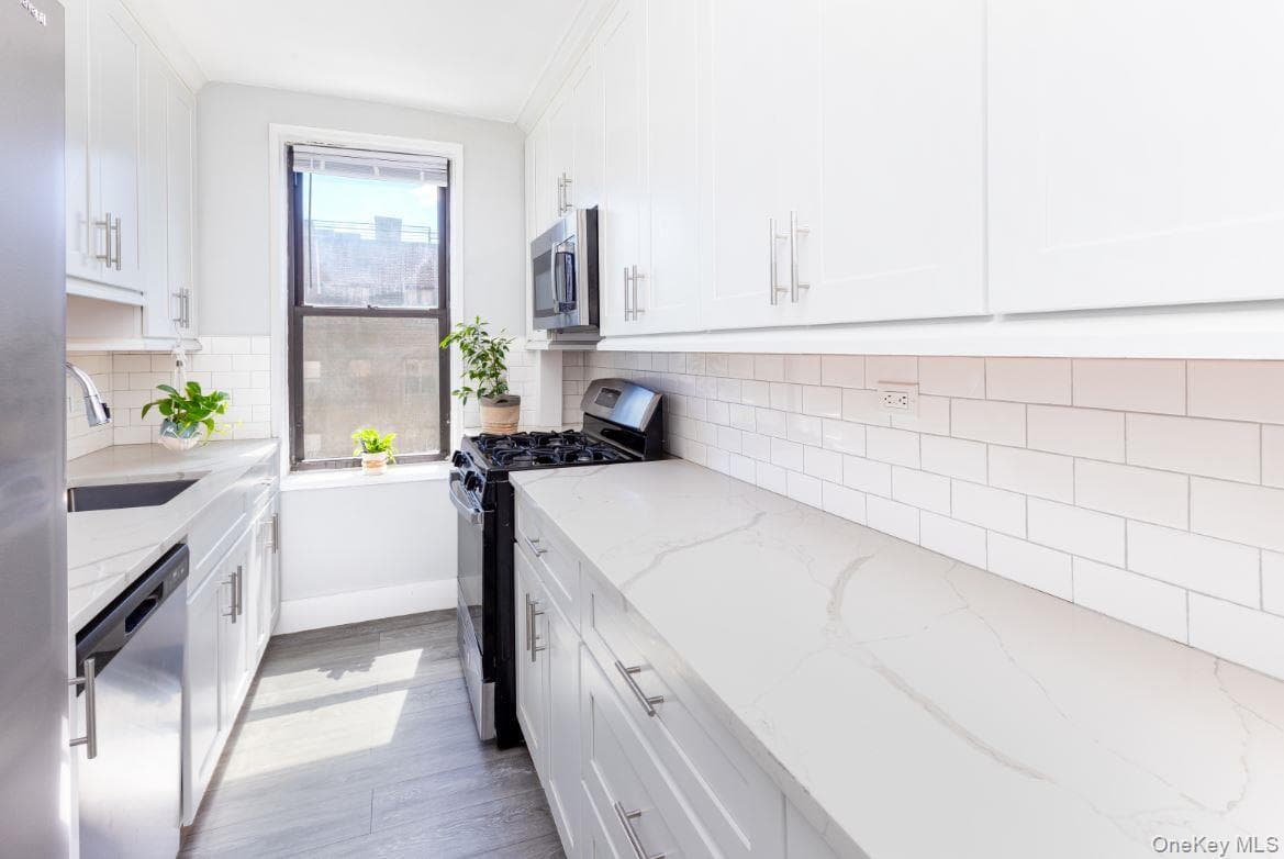 525 W 235th Street Unit: 6C thumbnail 8