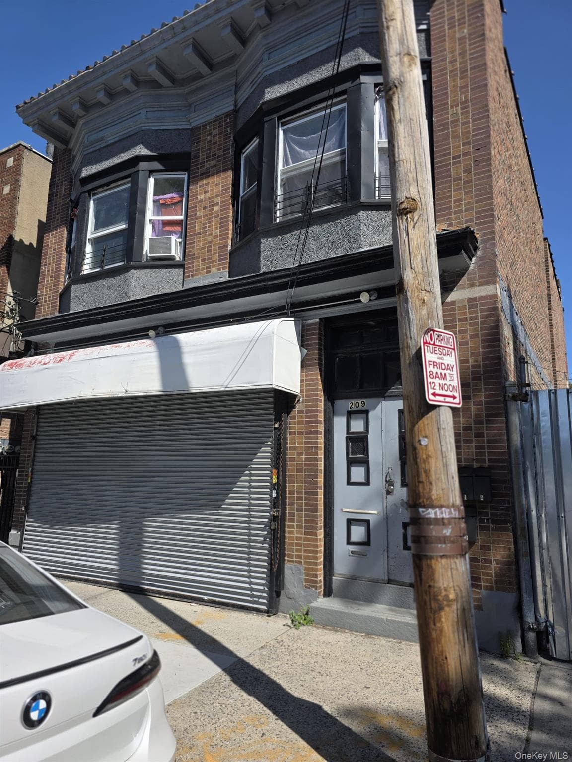 209 W 3rd Street thumbnail 2