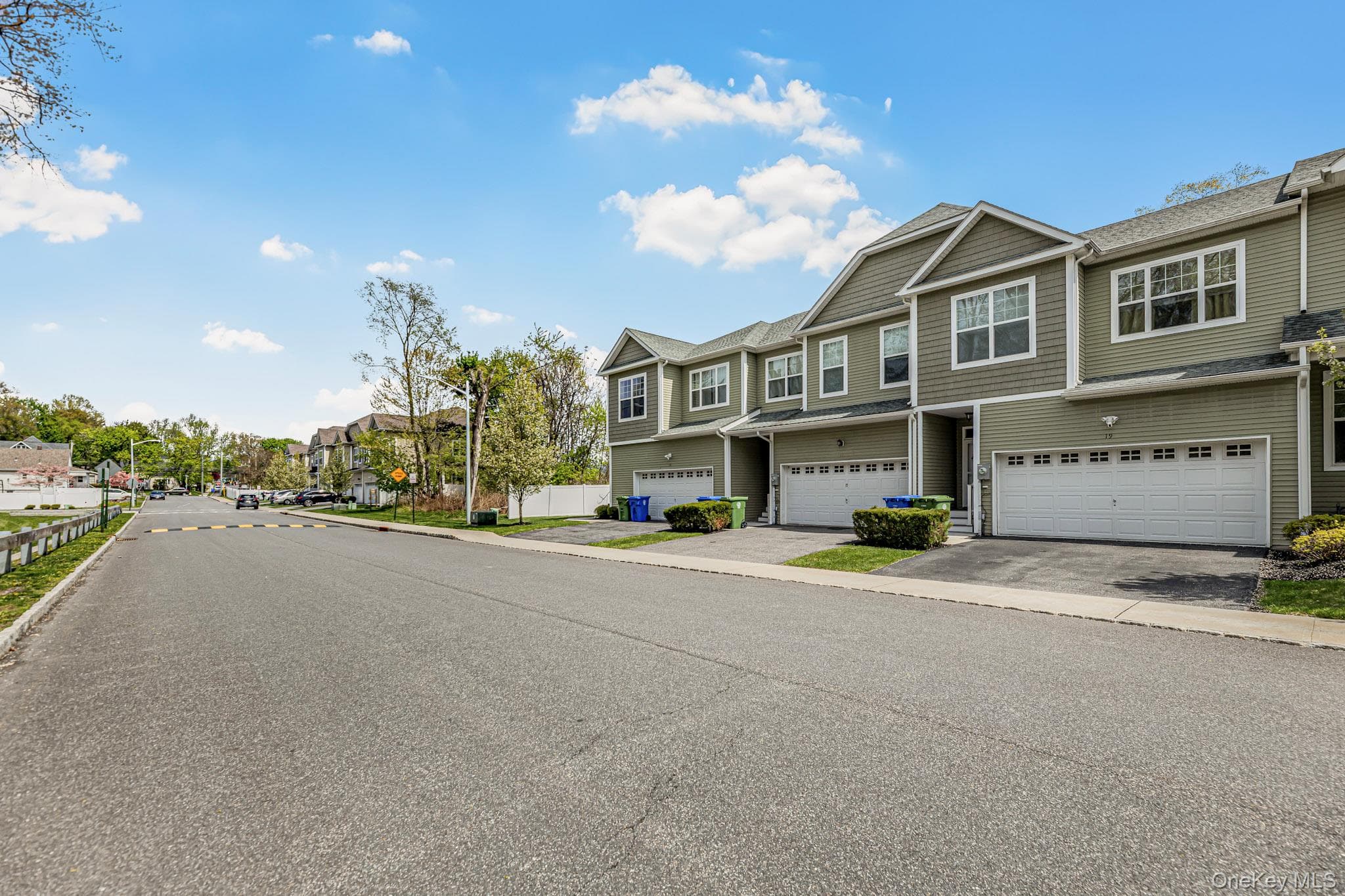19 Magnolia Park Road, Middletown