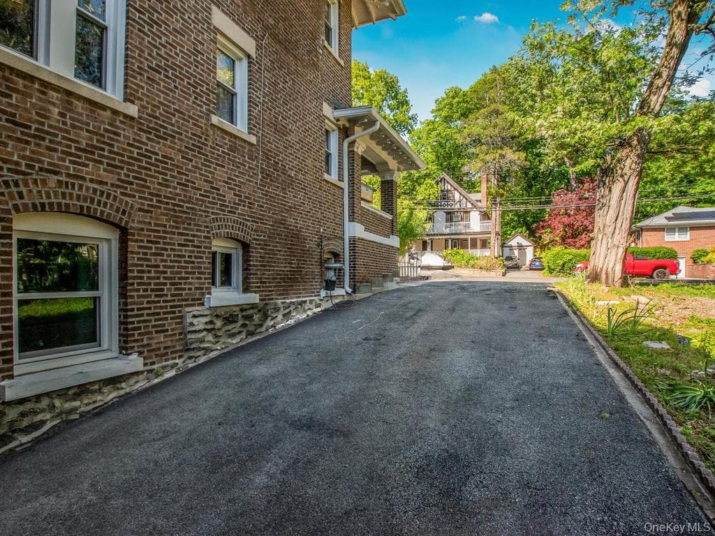 265 Park Hill Avenue thumbnail 26