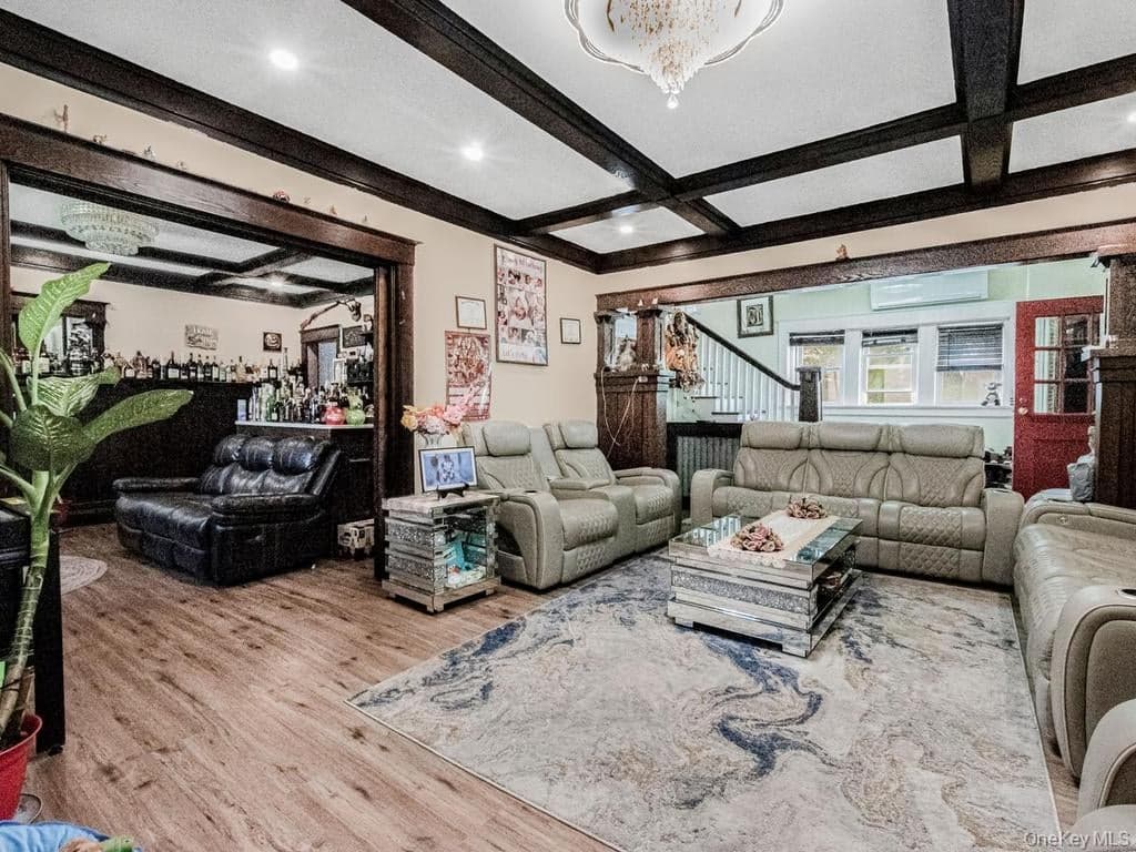 265 Park Hill Avenue thumbnail 2