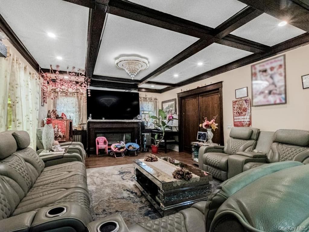 265 Park Hill Avenue thumbnail 3