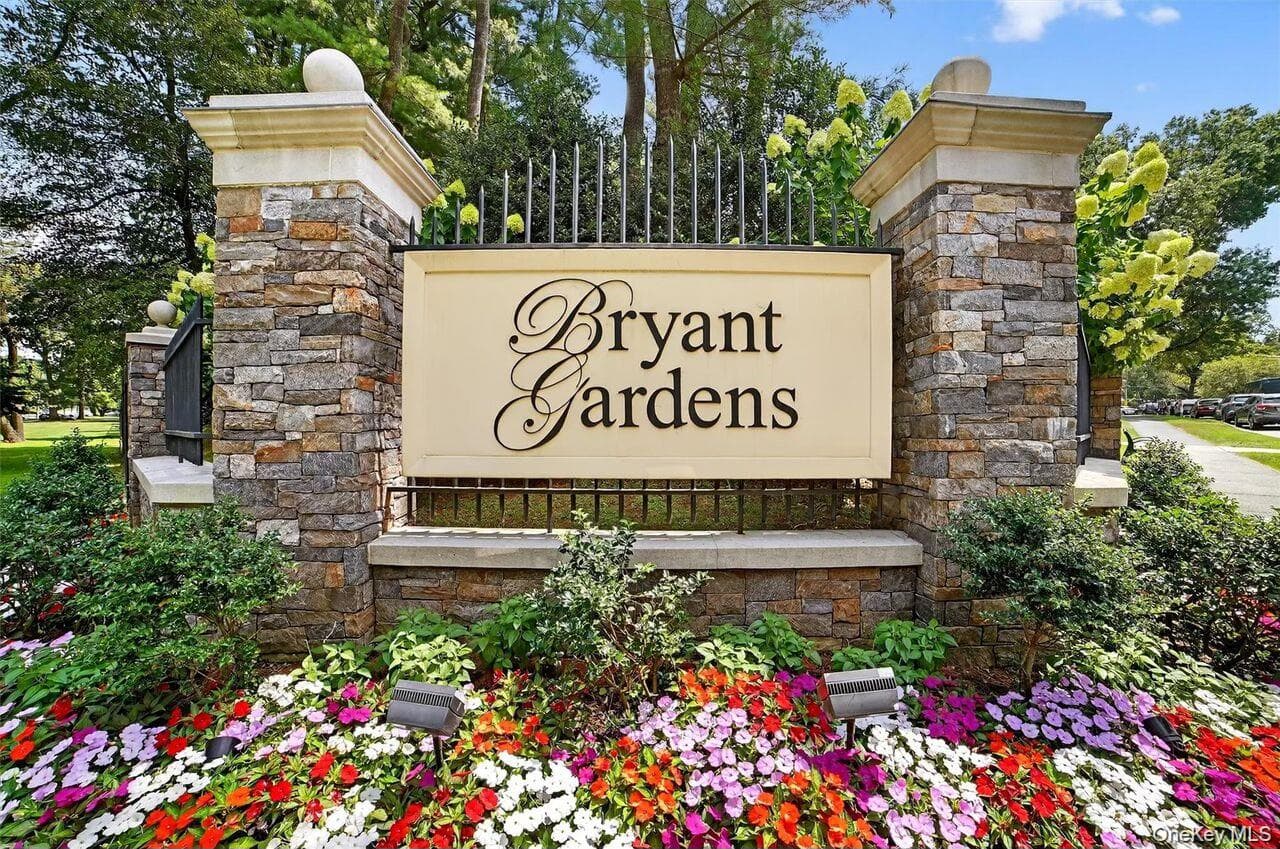 11 Bryant Crescent Unit: 2A photo 1