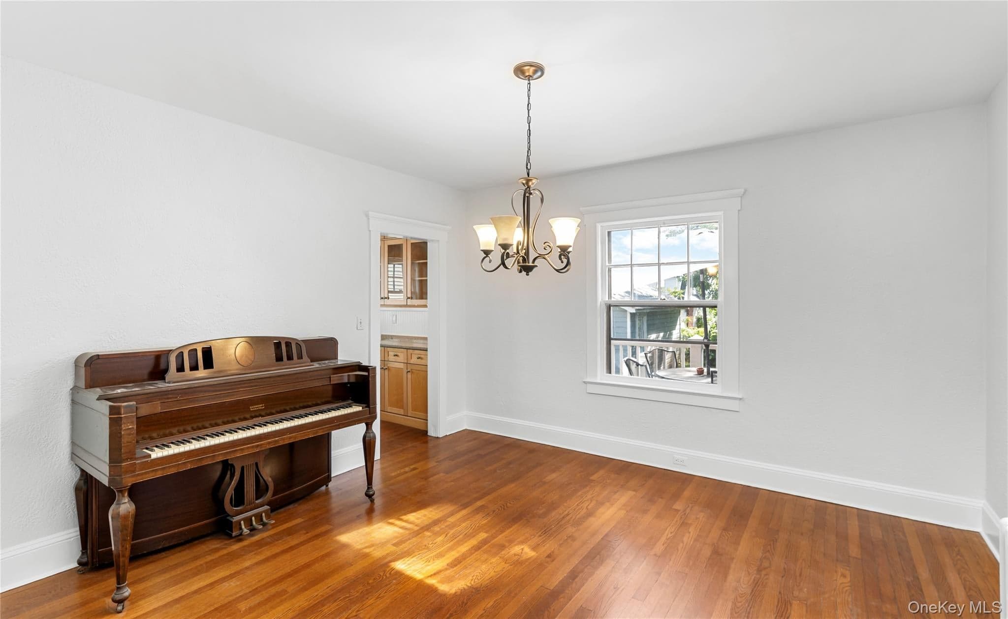 49 Elysian Avenue thumbnail 11