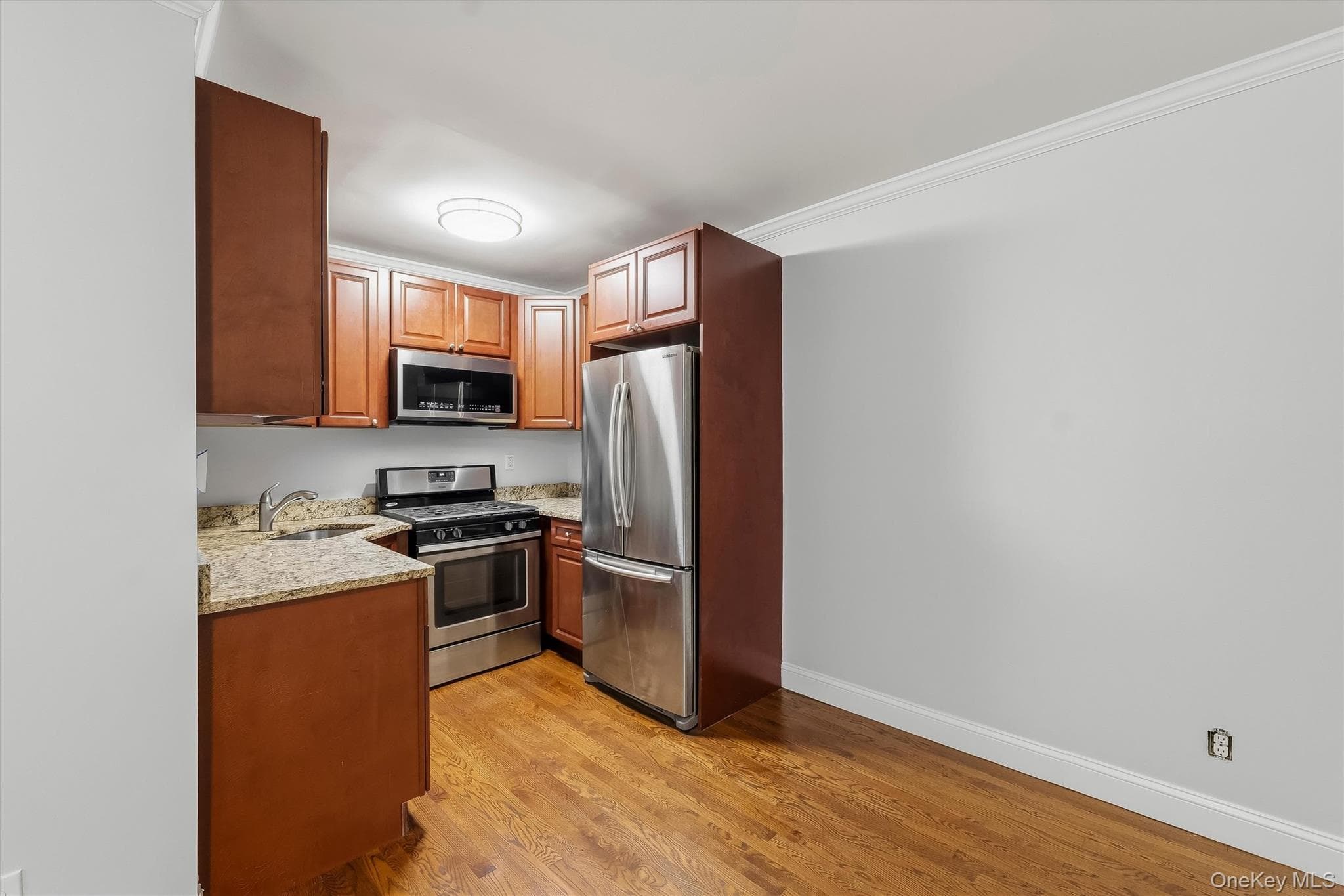 604 Tompkins AVE Unit: B15 thumbnail 7