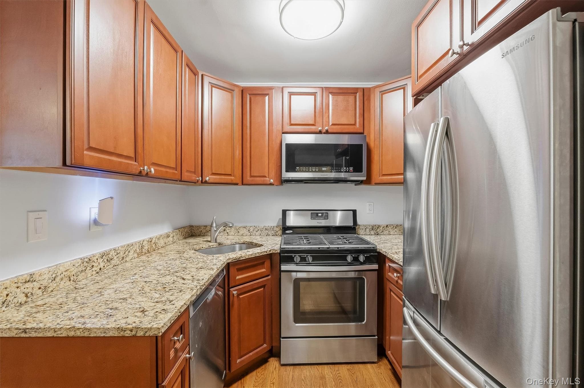 604 Tompkins AVE Unit: B15 thumbnail 8