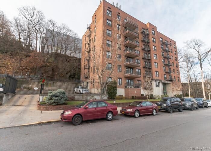 5235 Post Road Unit: 1B thumbnail 2