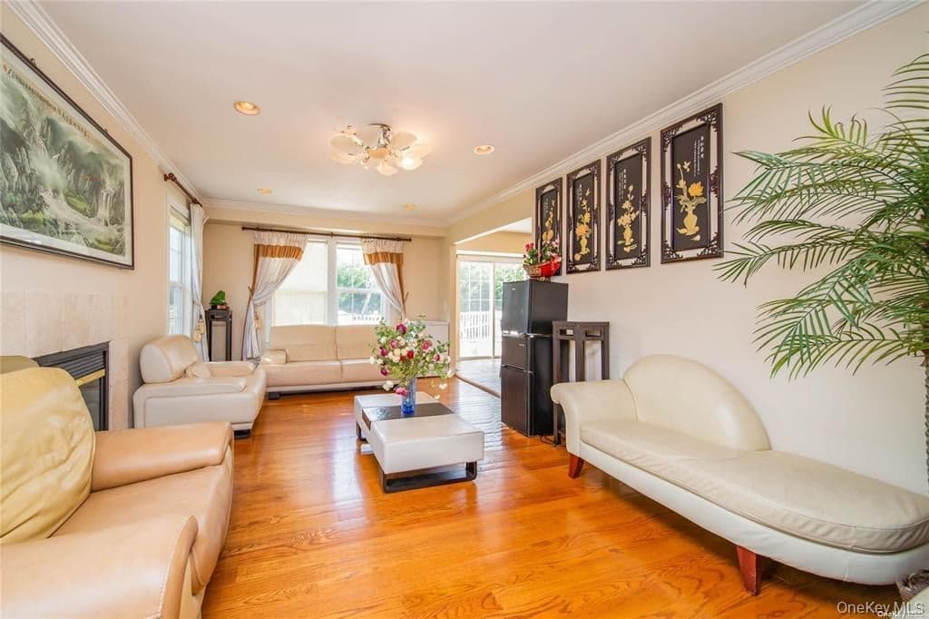 66 Maple Street Unit: A thumbnail 7