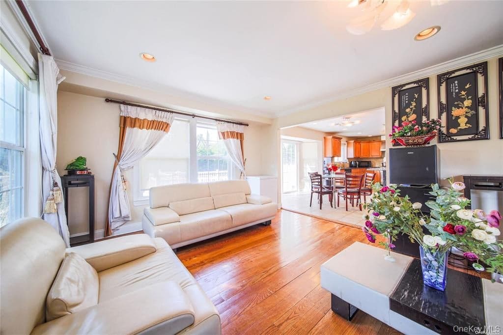 66 Maple Street Unit: A thumbnail 8