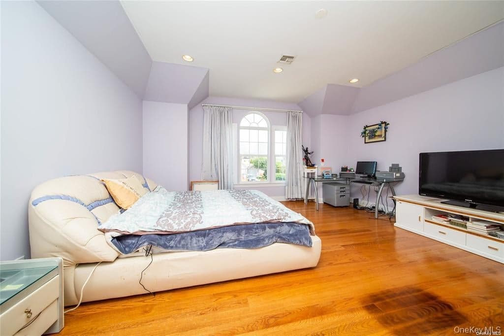 66 Maple Street Unit: A thumbnail 14
