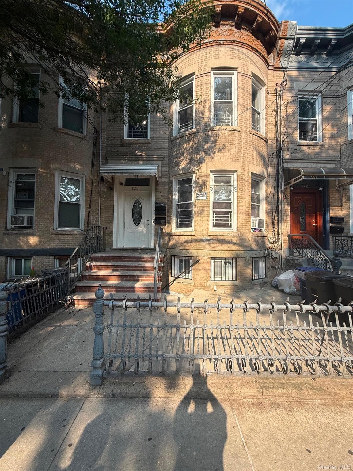 225 Grant Avenue thumbnail 2