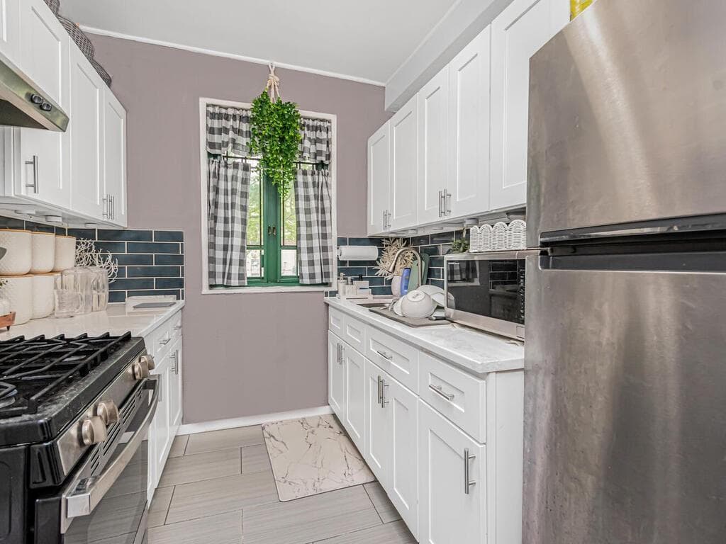 1563 Metropolitan Avenue Unit: 1G, Bronx