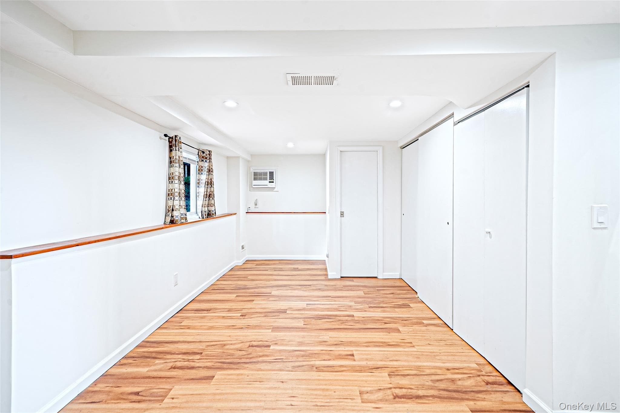 260 W 24th Street thumbnail 23