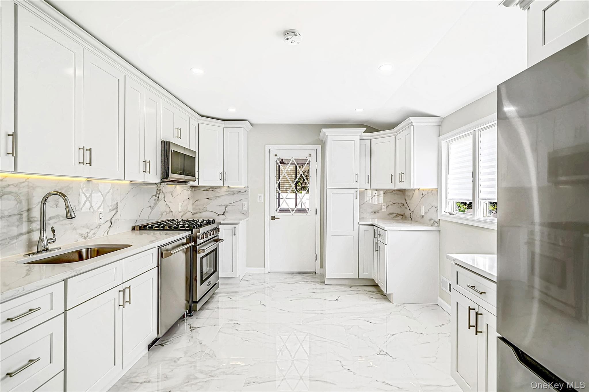 260 W 24th Street thumbnail 9