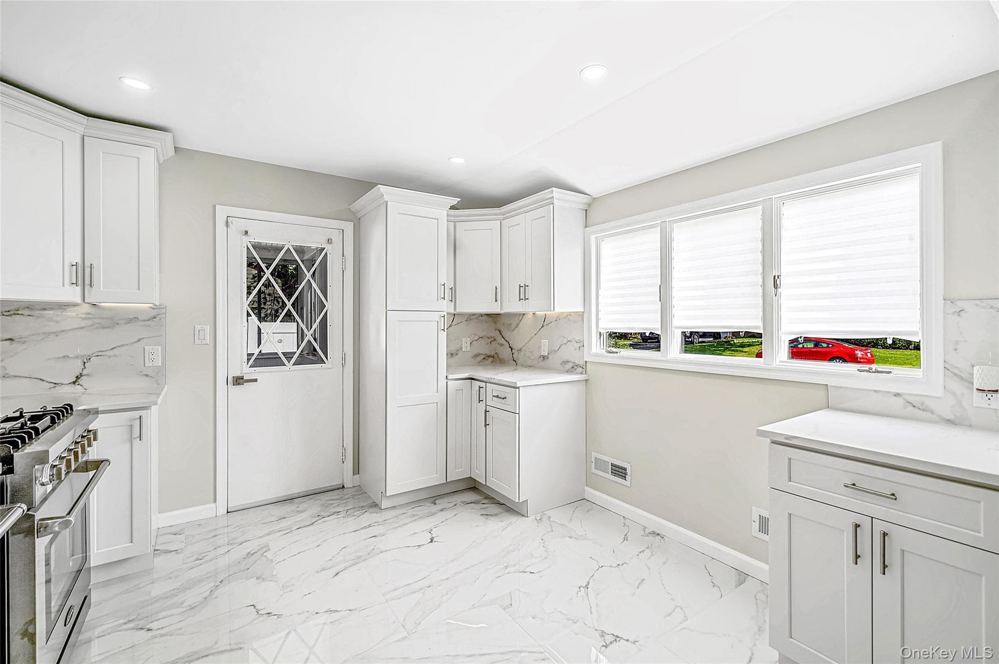 260 W 24th Street thumbnail 12