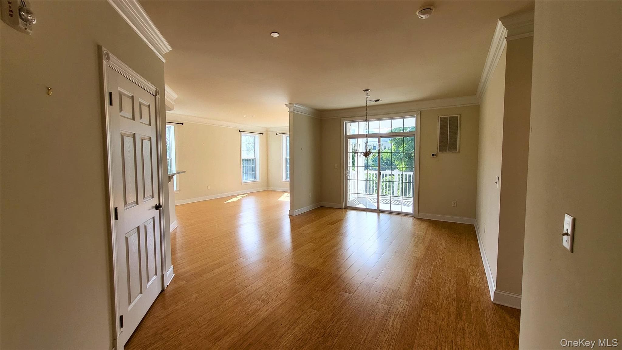 621 Regency Drive thumbnail 5