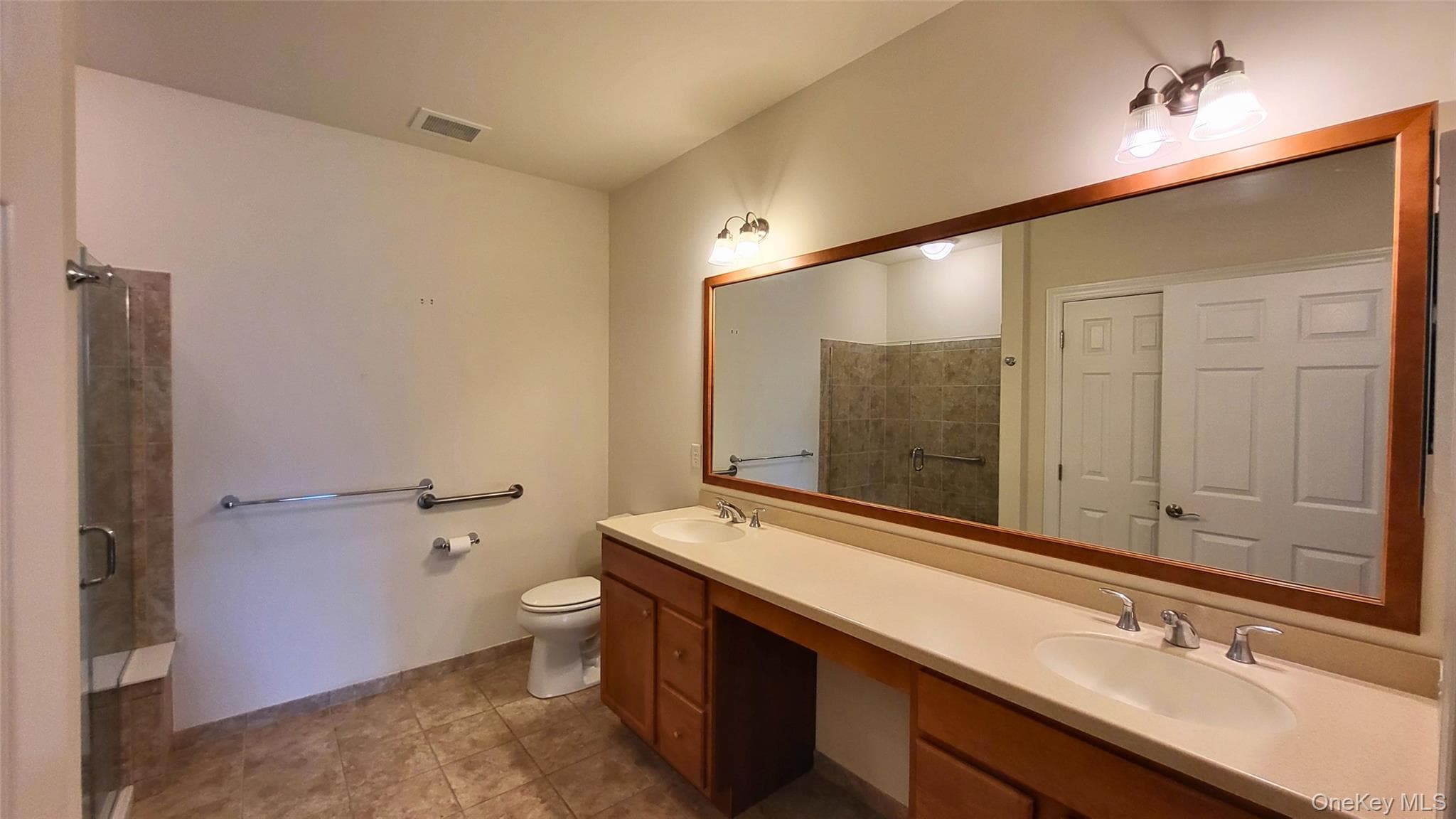 621 Regency Drive thumbnail 16