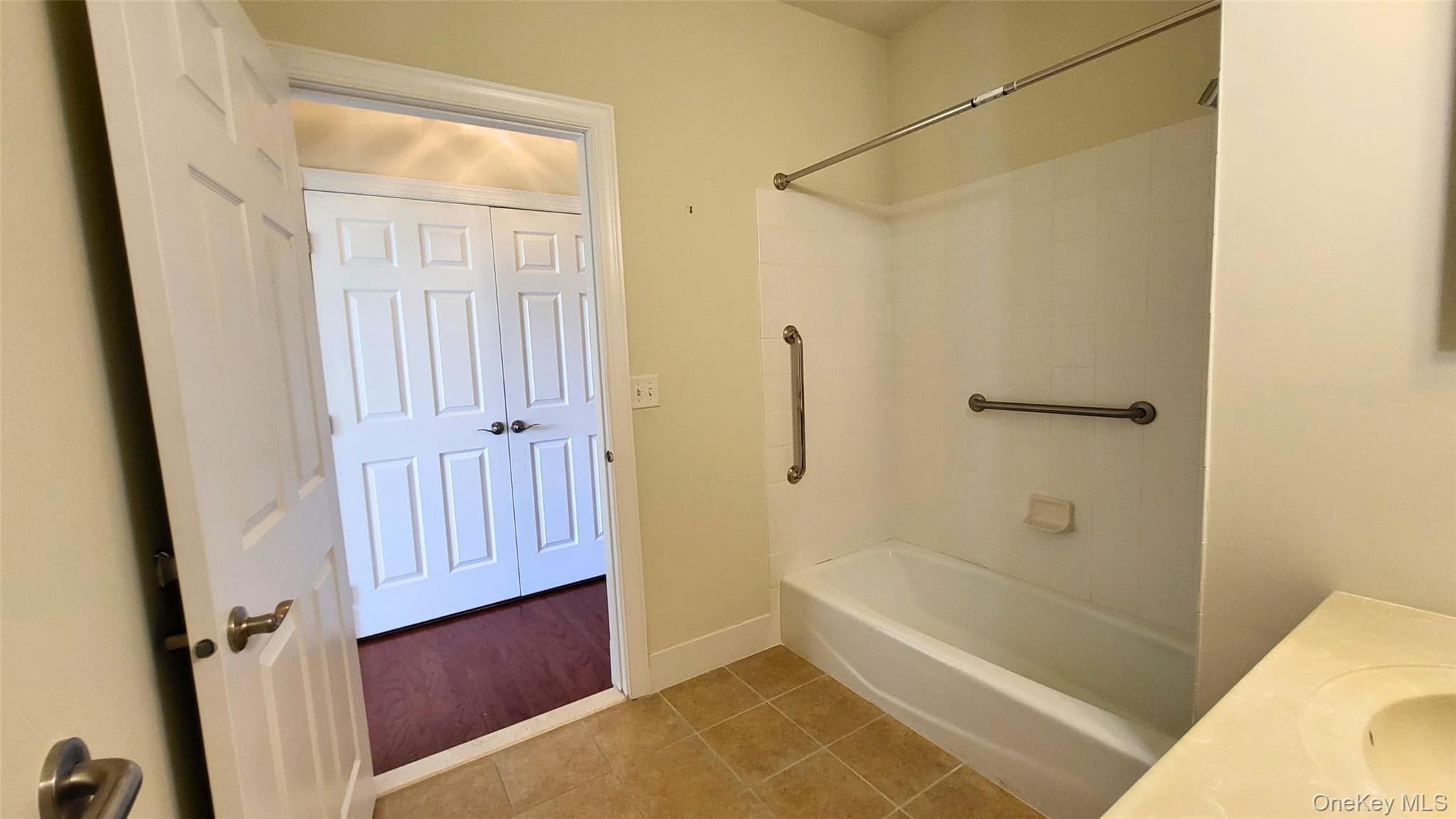 621 Regency Drive thumbnail 41
