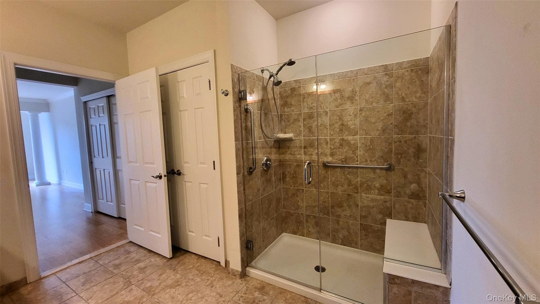 621 Regency Drive thumbnail 25