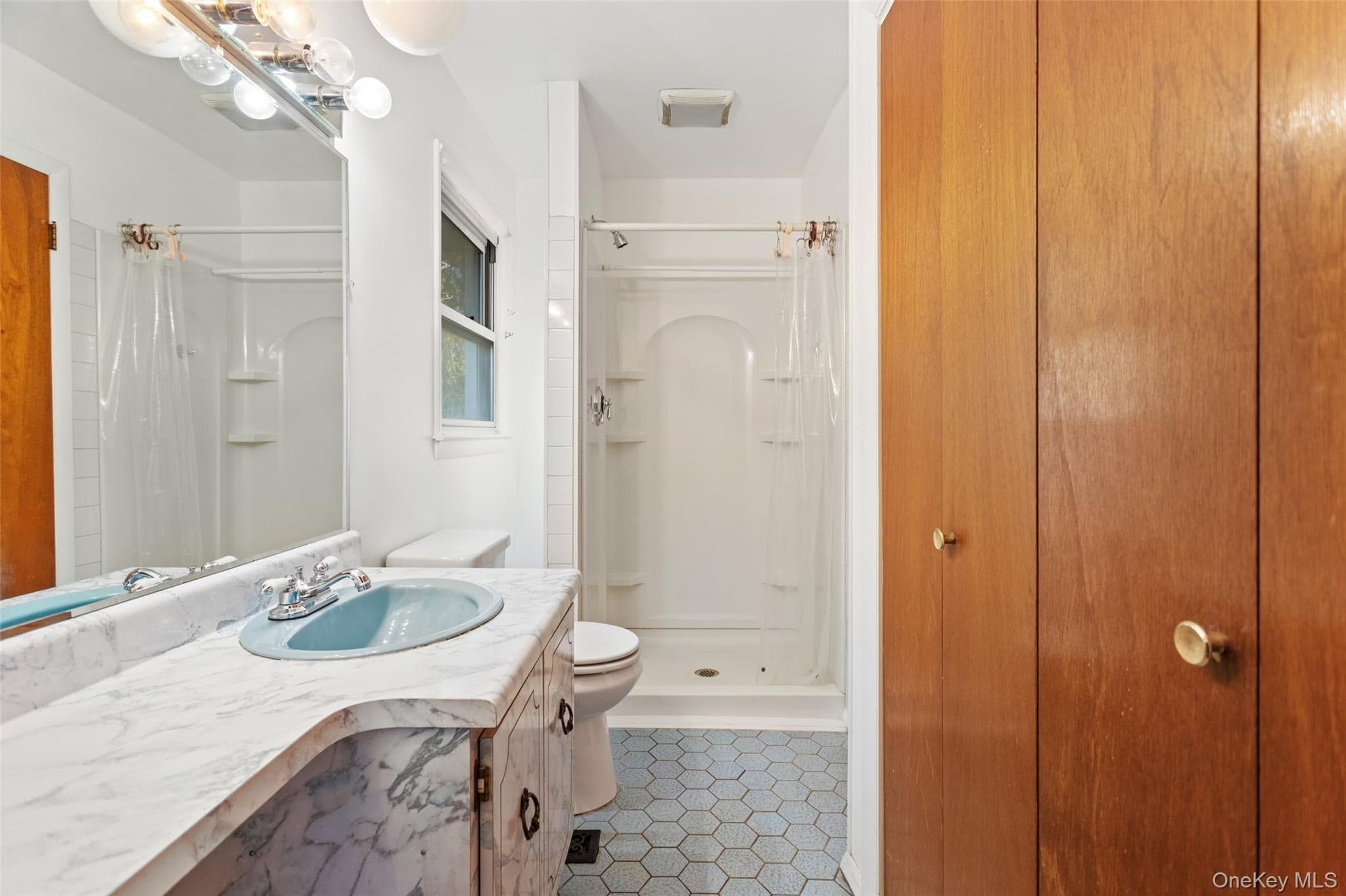 180 Bradford Avenue thumbnail 19