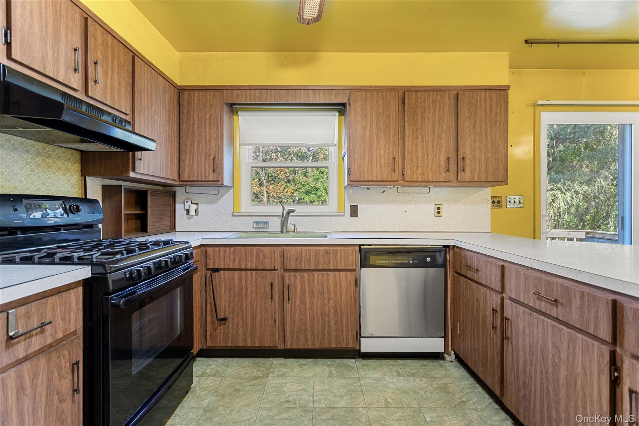 180 Bradford Avenue thumbnail 15