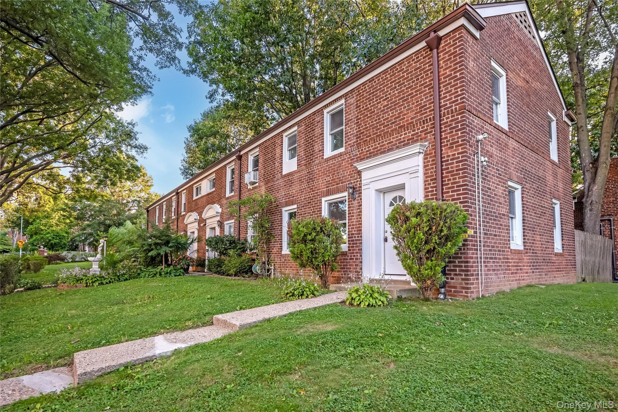 80-14 150th St Unit: 25D thumbnail 2