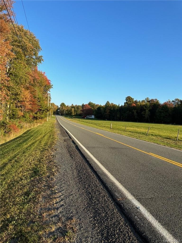 Ulster Heights Road thumbnail 6