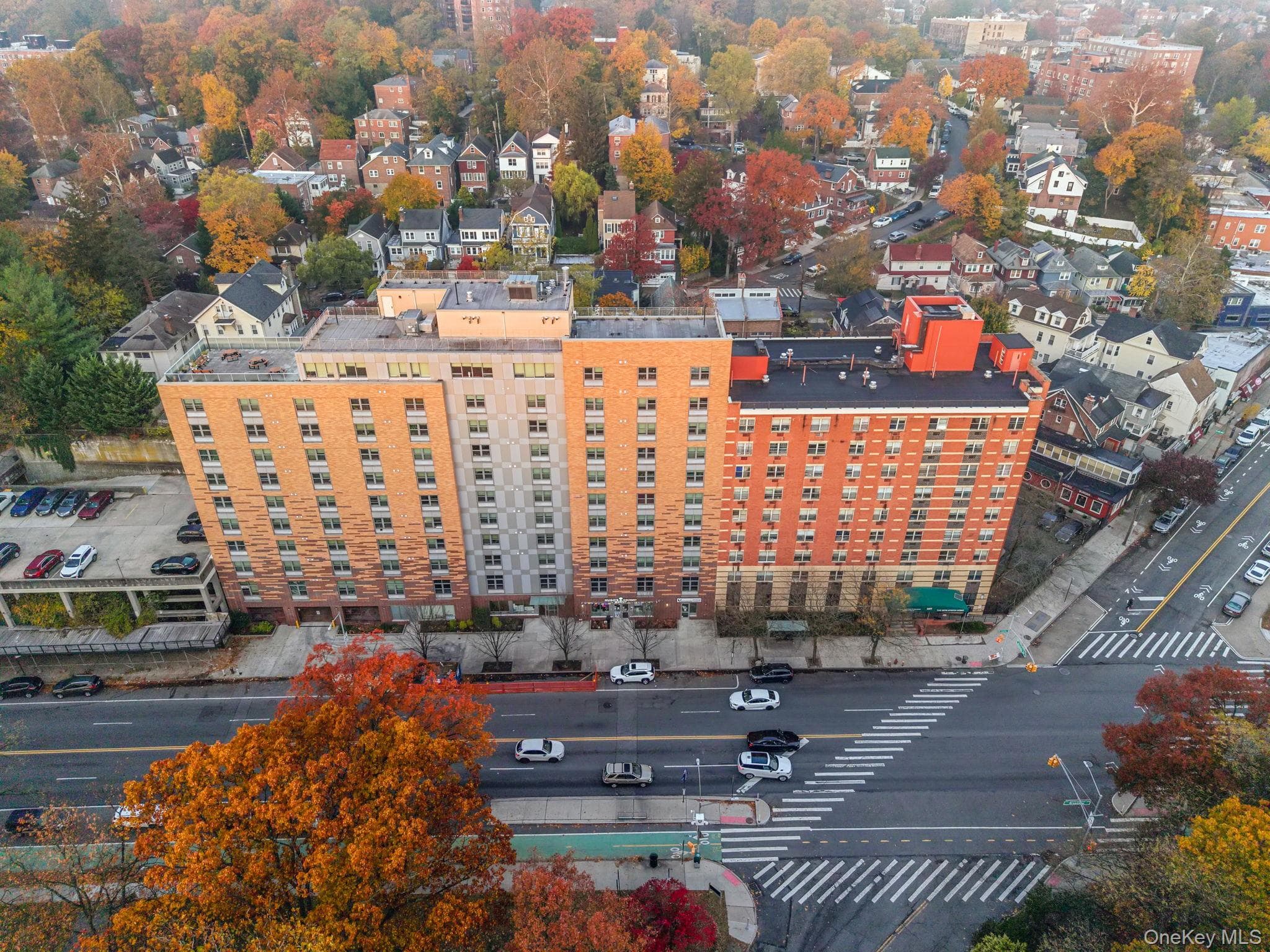 6469 Broadway thumbnail 4
