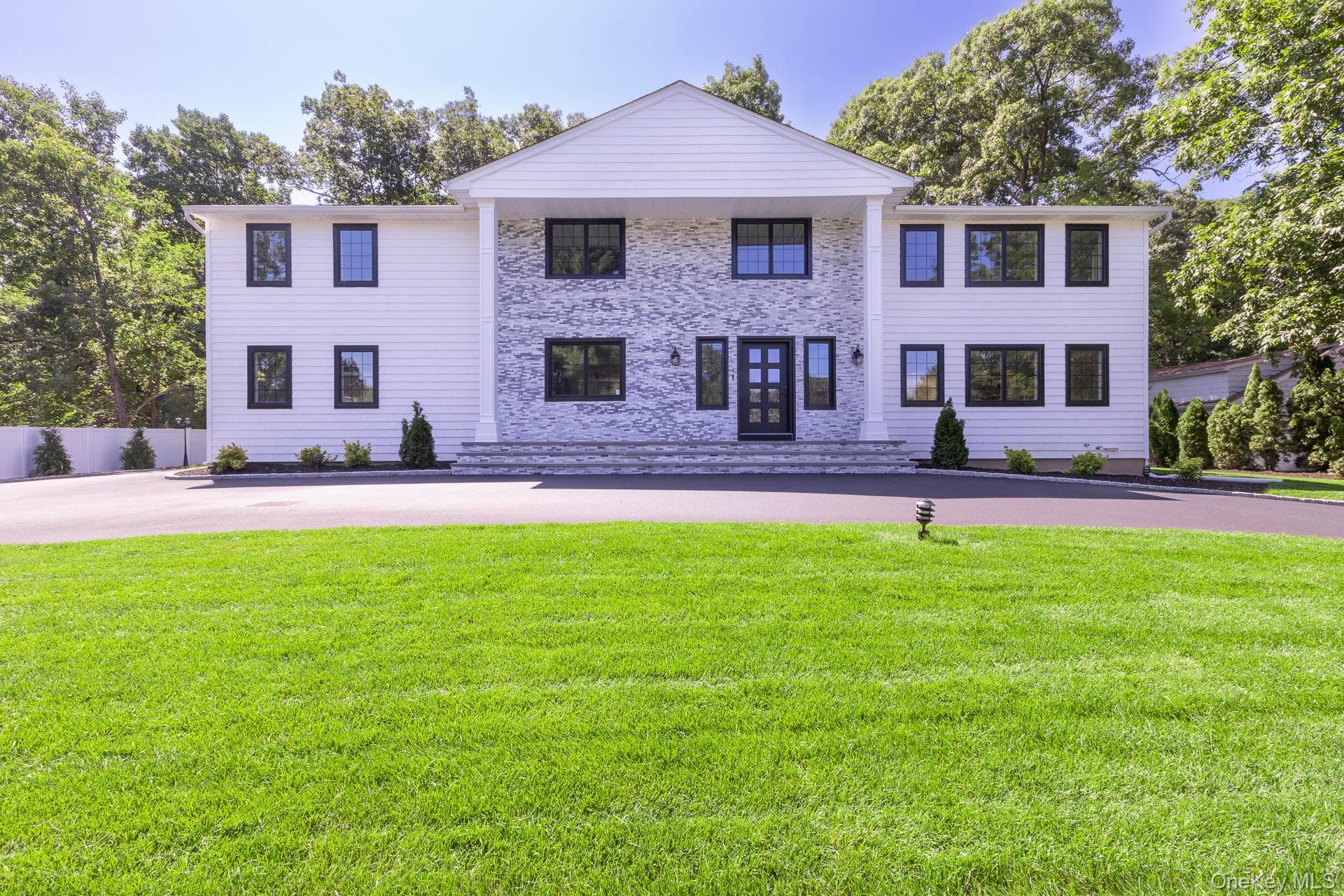 5 Hemingway Drive, Dix Hills