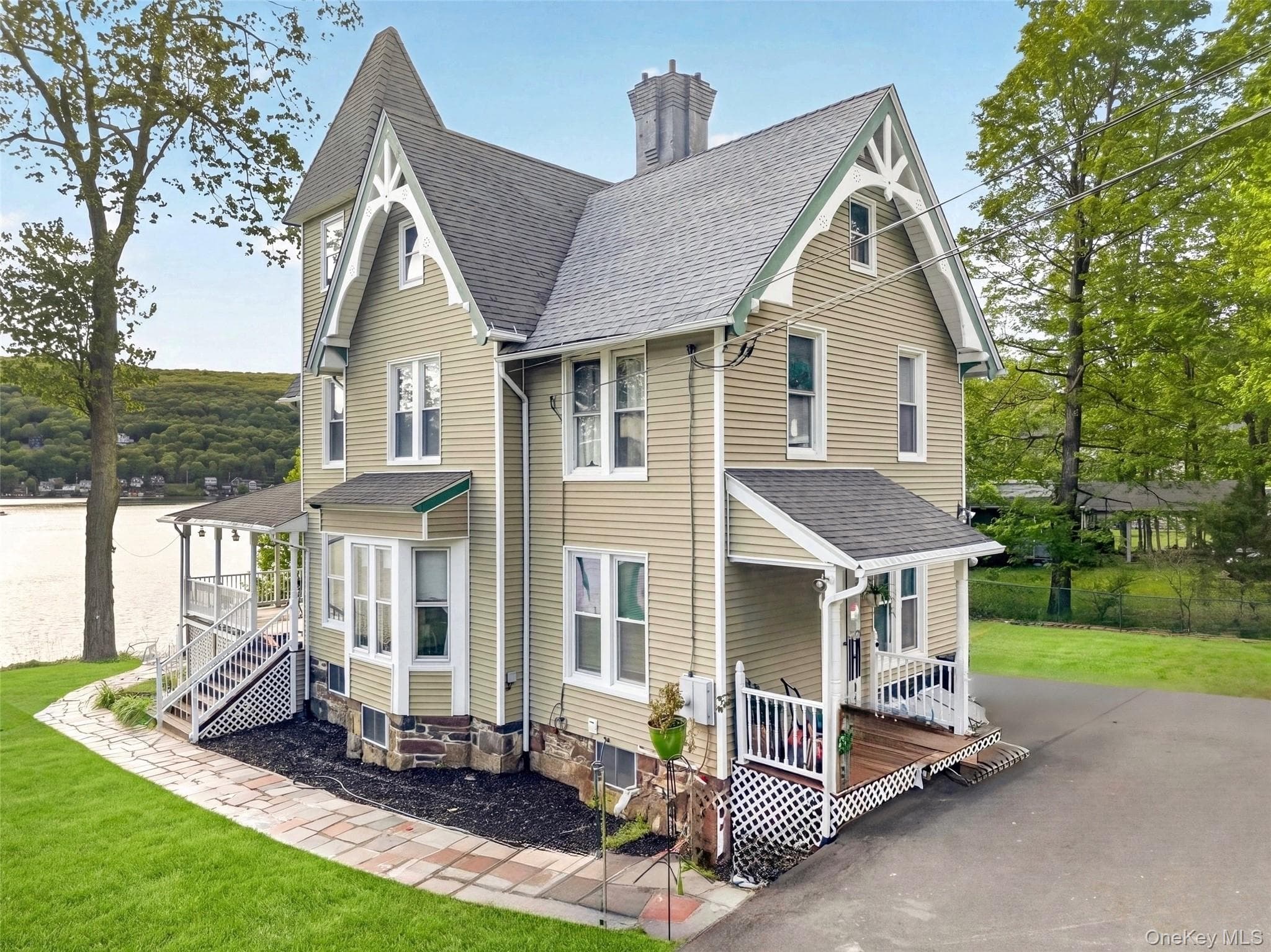 83 Edgemere Avenue thumbnail 2