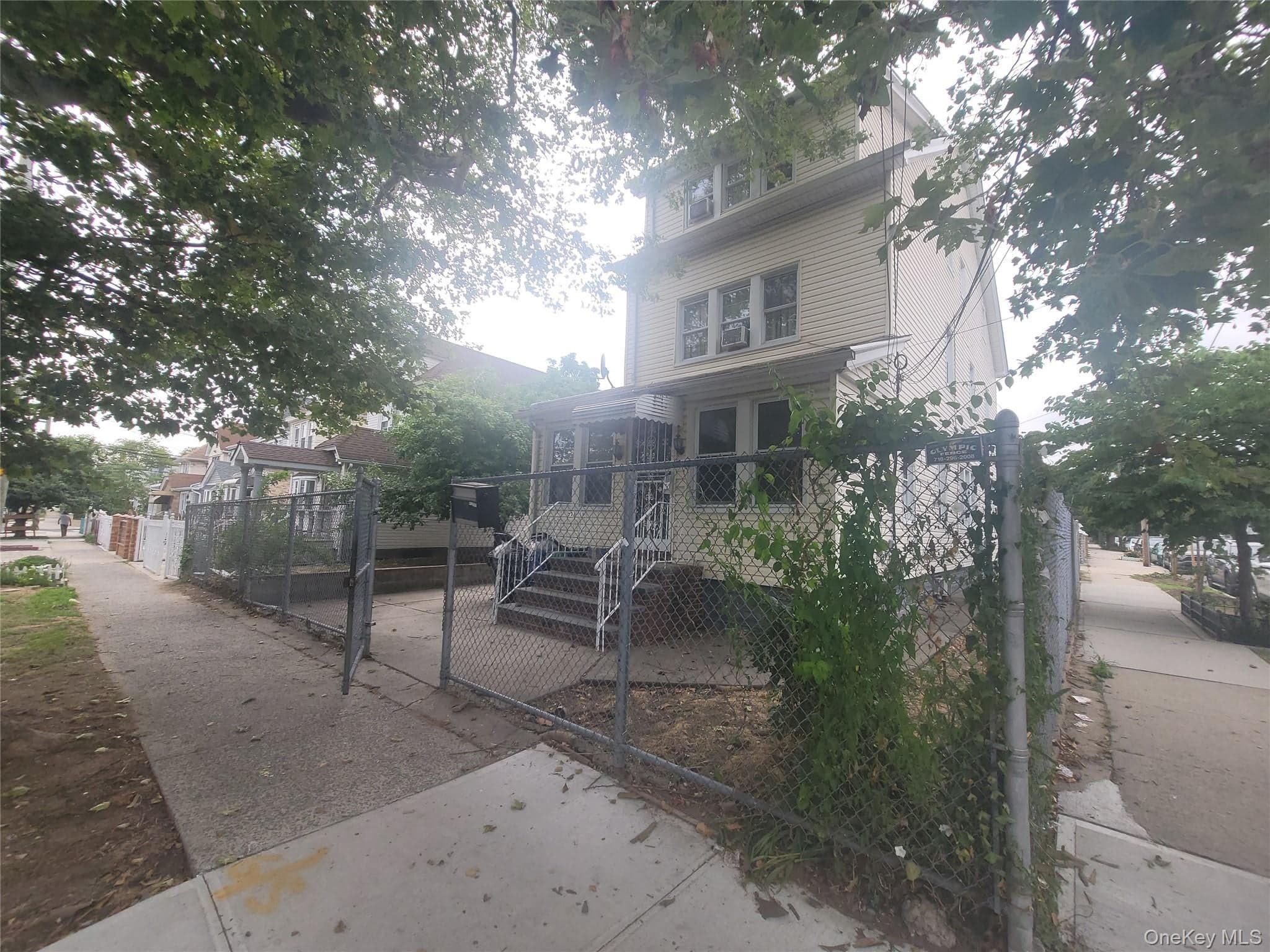 12019 Linden Boulevard thumbnail 2