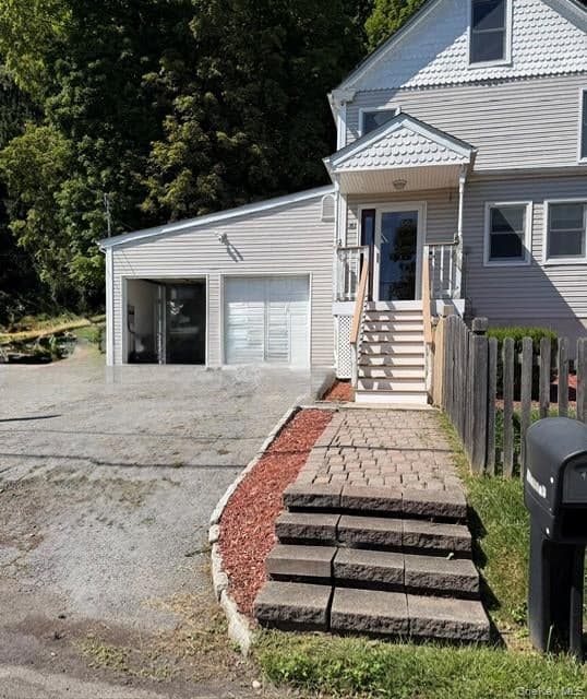 19 Meadow Avenue thumbnail 2