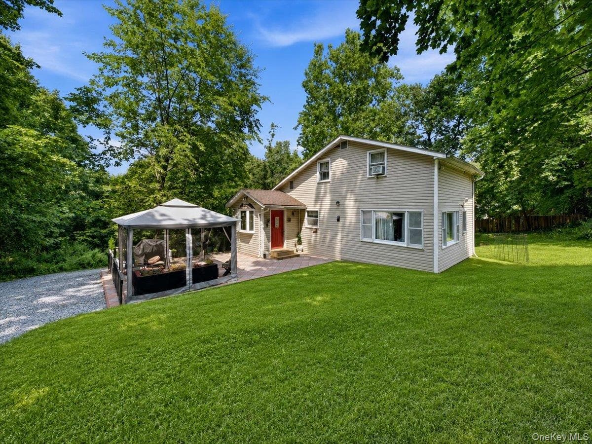 23 Sunrise Trail, Monroe