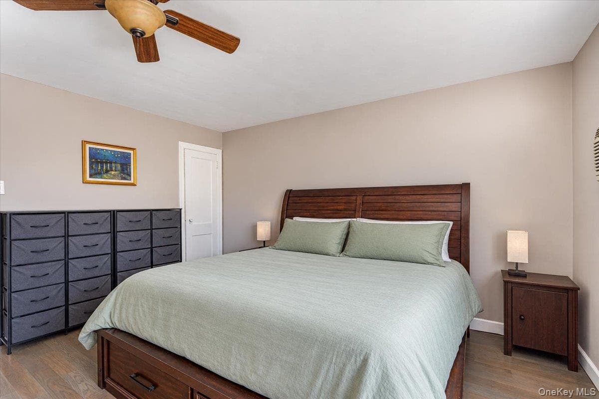 159-11 Powells Cove Boulevard thumbnail 15