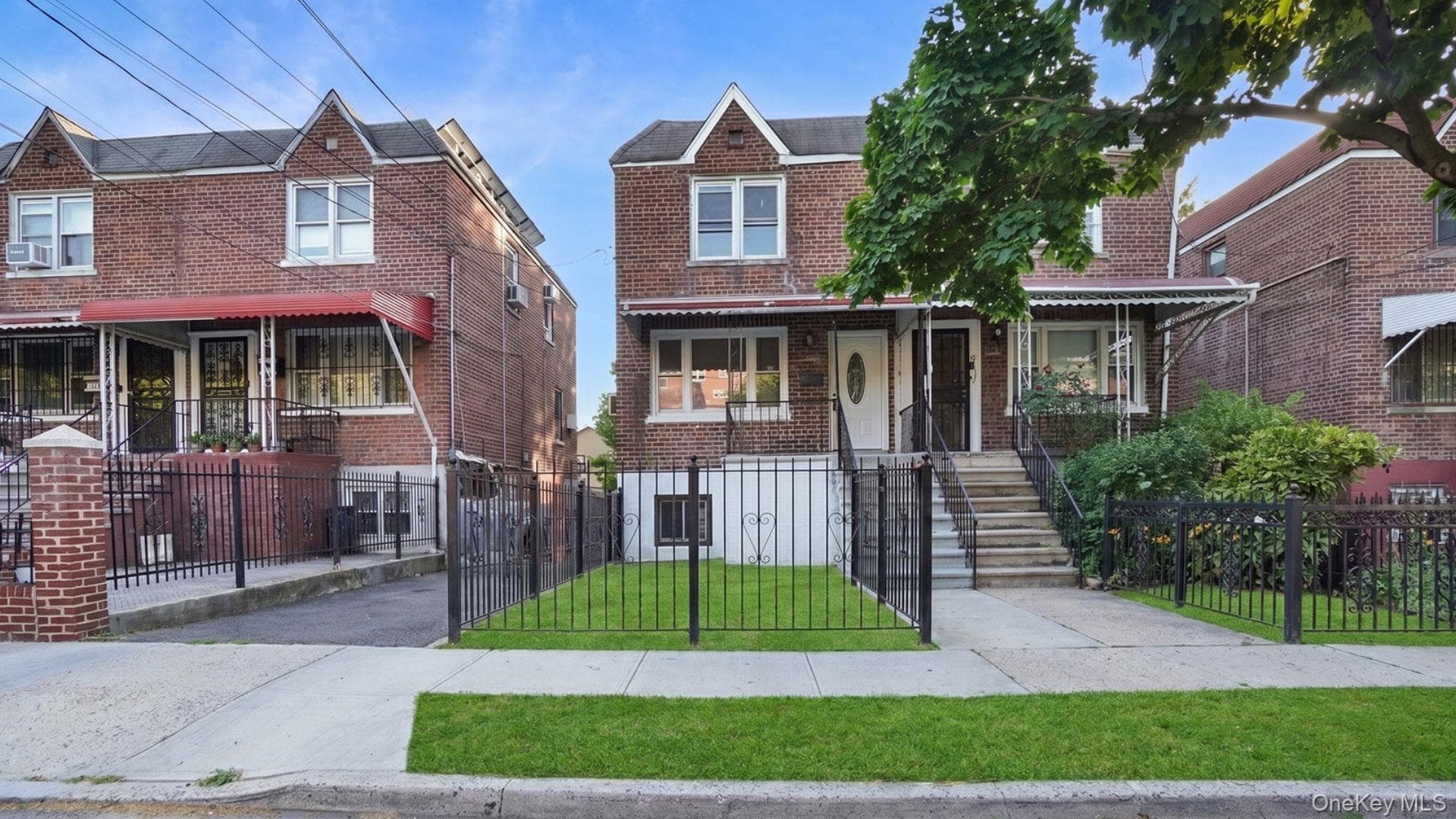 4135 Murdock Avenue photo 1