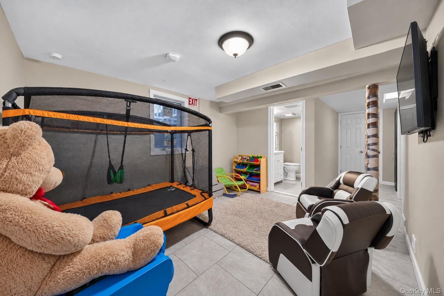 42 Blue Jay Drive thumbnail 23