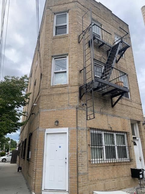 1181 Sackett Ave Avenue photo 1