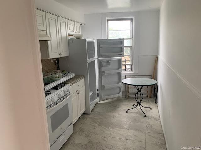 1181 Sackett Ave Avenue thumbnail 4