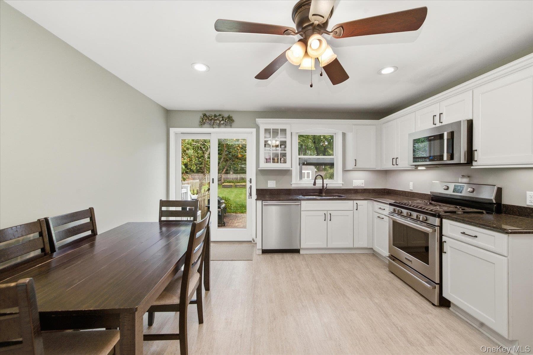 220 Hubbard Avenue thumbnail 10