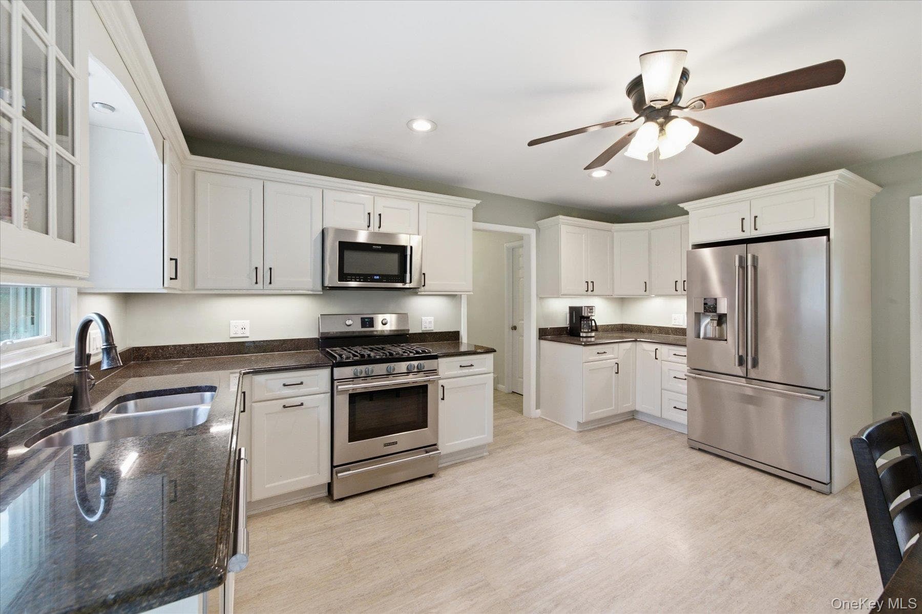 220 Hubbard Avenue thumbnail 12