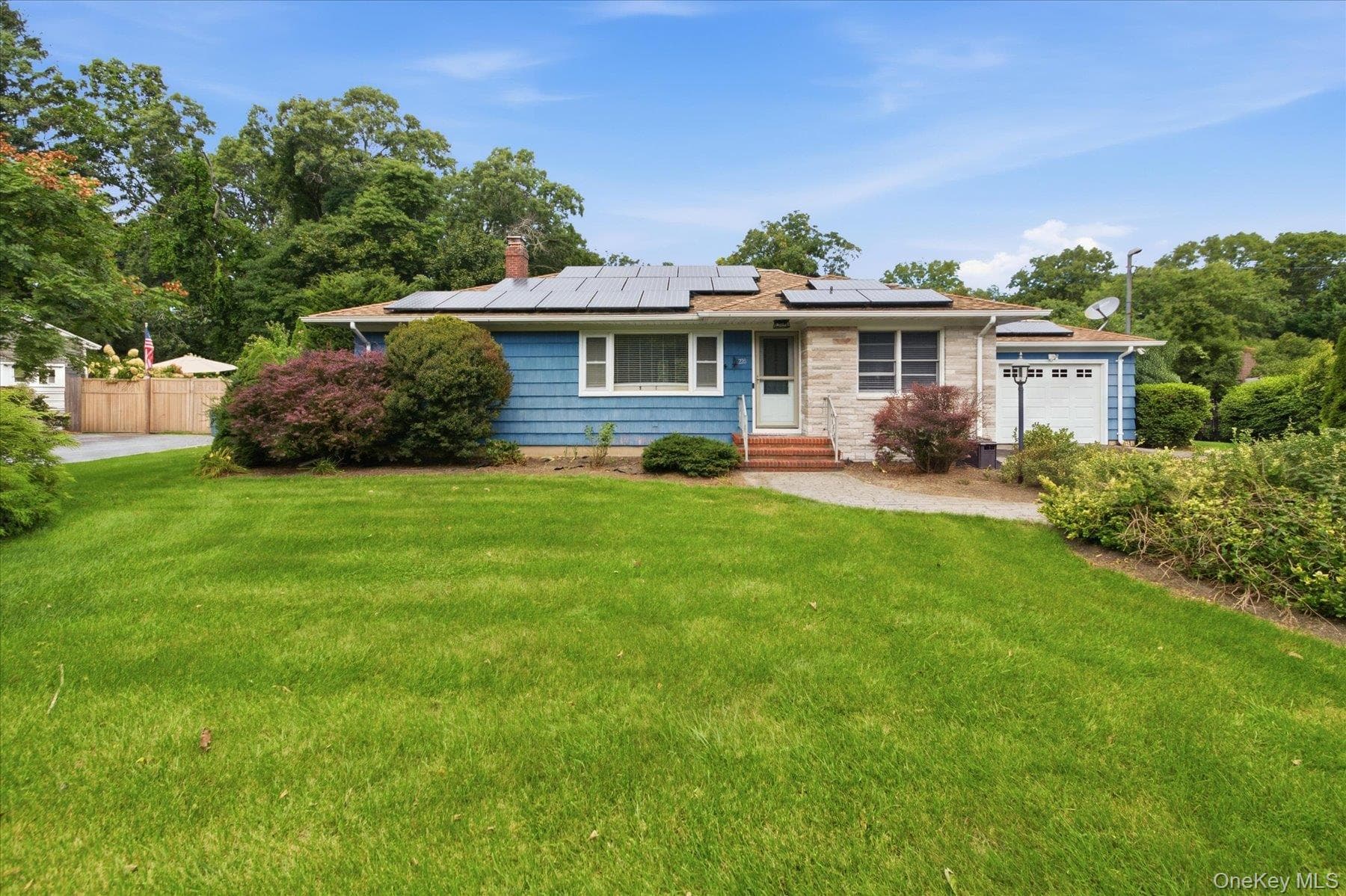 220 Hubbard Avenue thumbnail 4