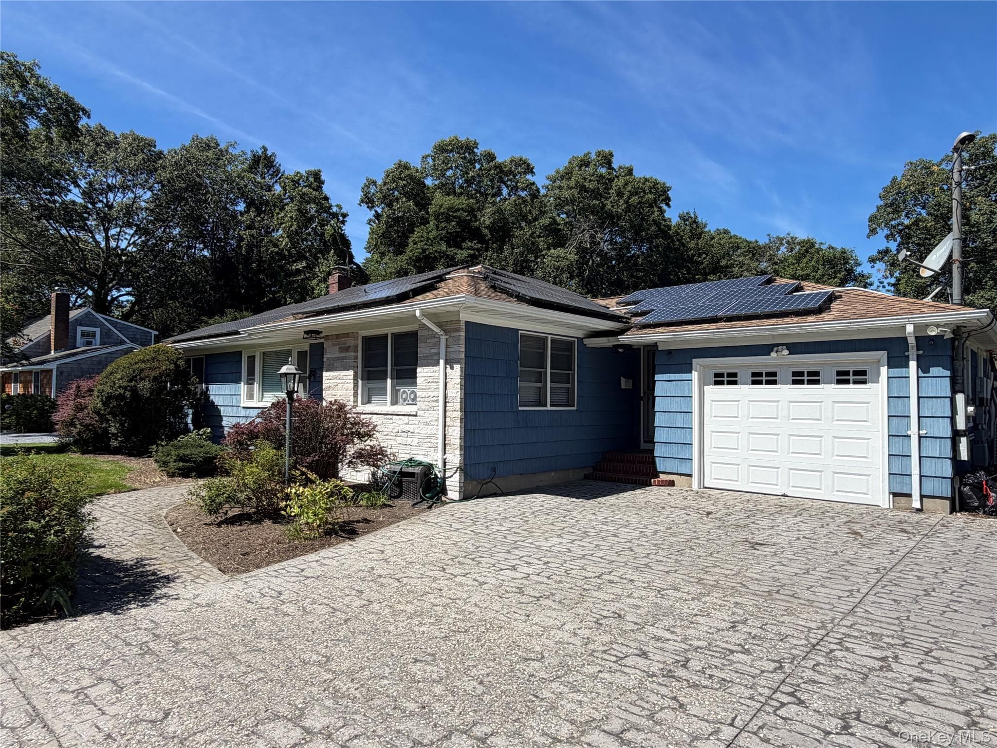 220 Hubbard Avenue, Riverhead