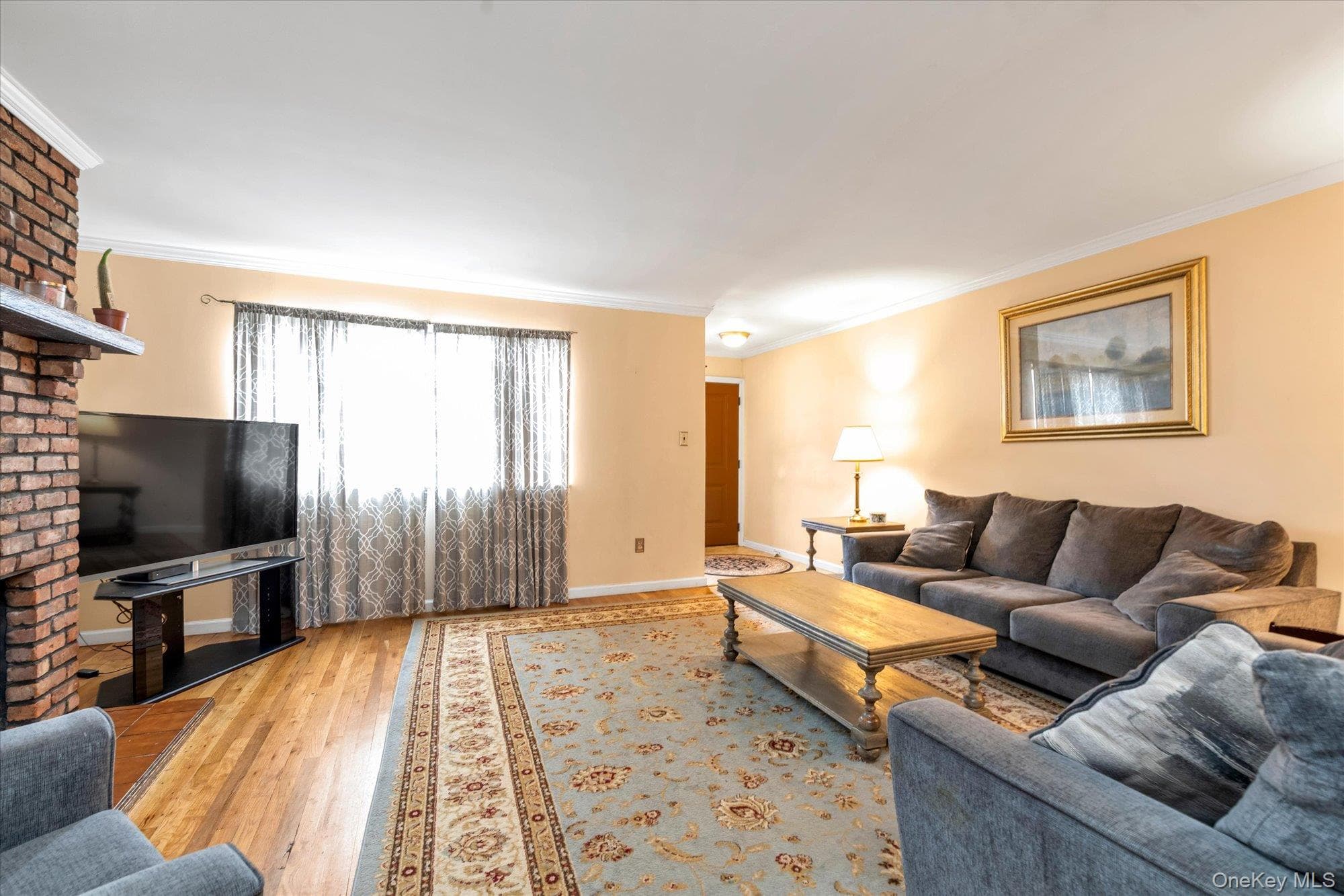 88 E Valley Stream Boulevard Unit: 6 thumbnail 2