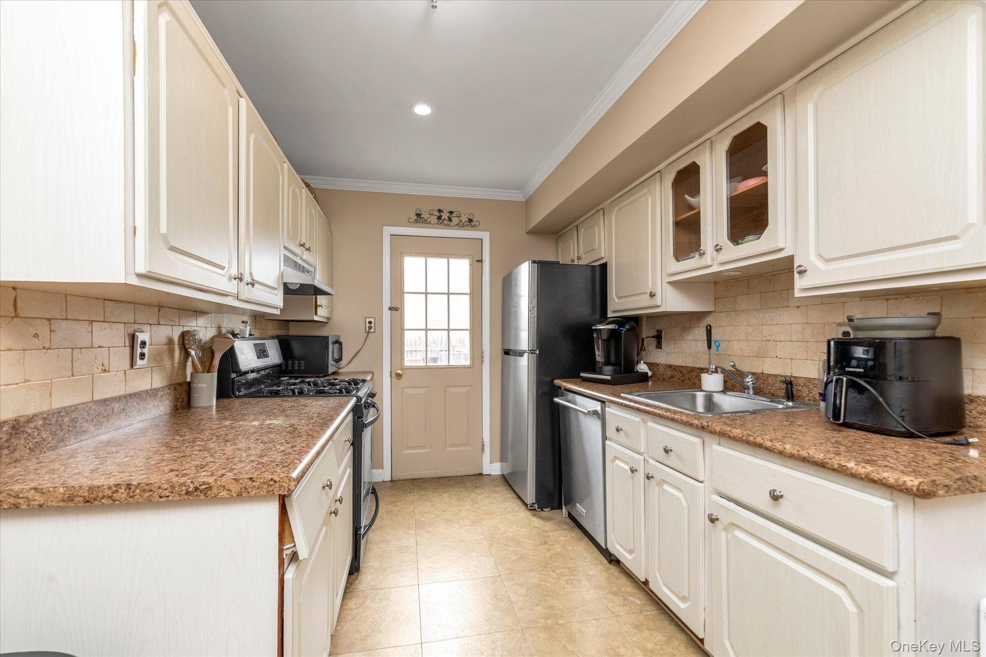 88 E Valley Stream Boulevard Unit: 6 thumbnail 5