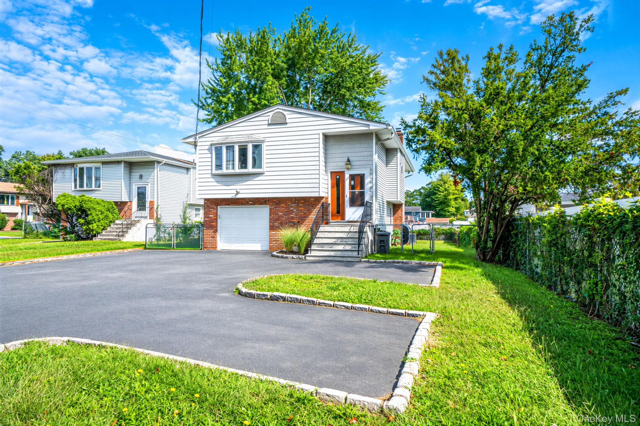 263 Commack Road, Deer Park