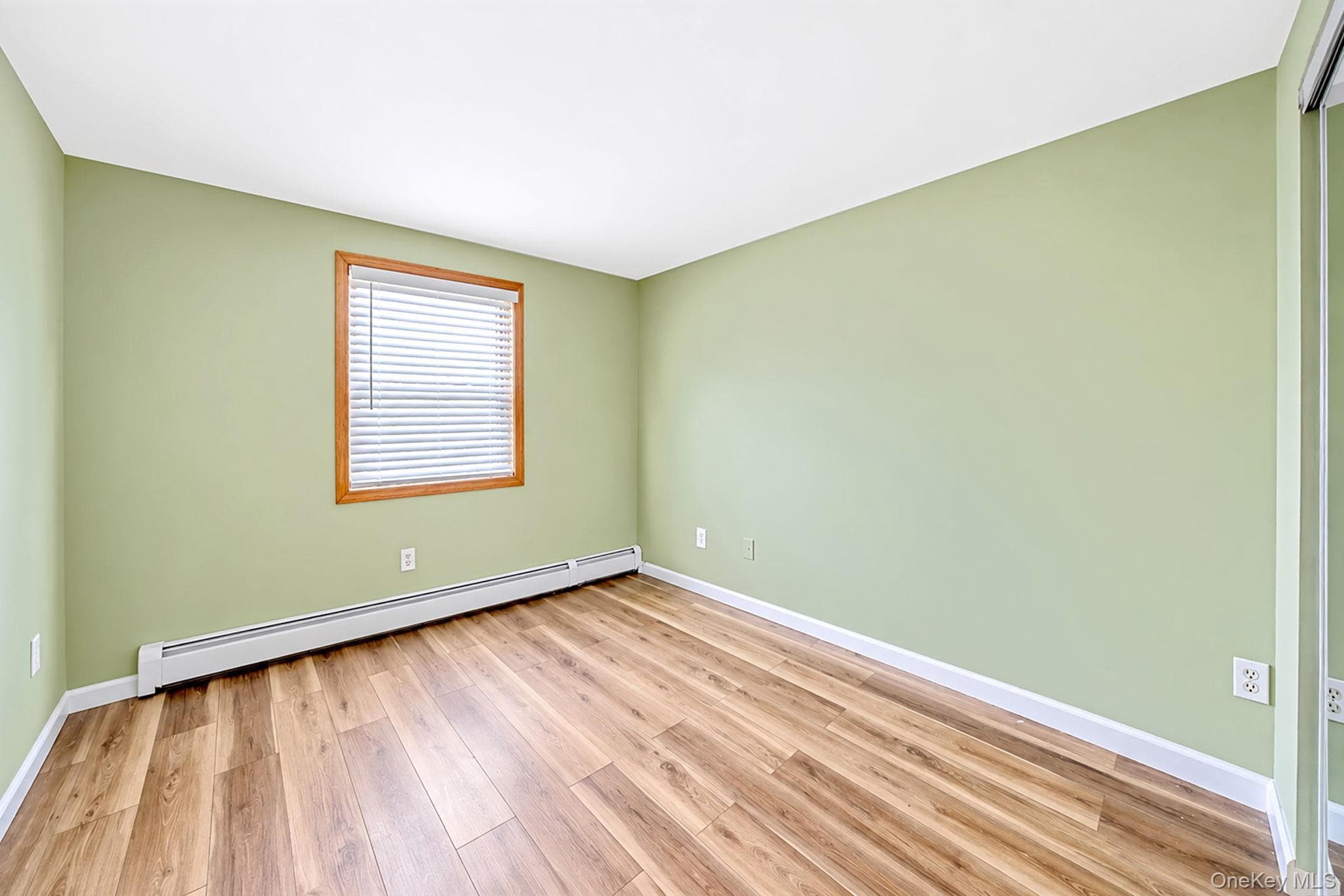 263 Commack Road thumbnail 19
