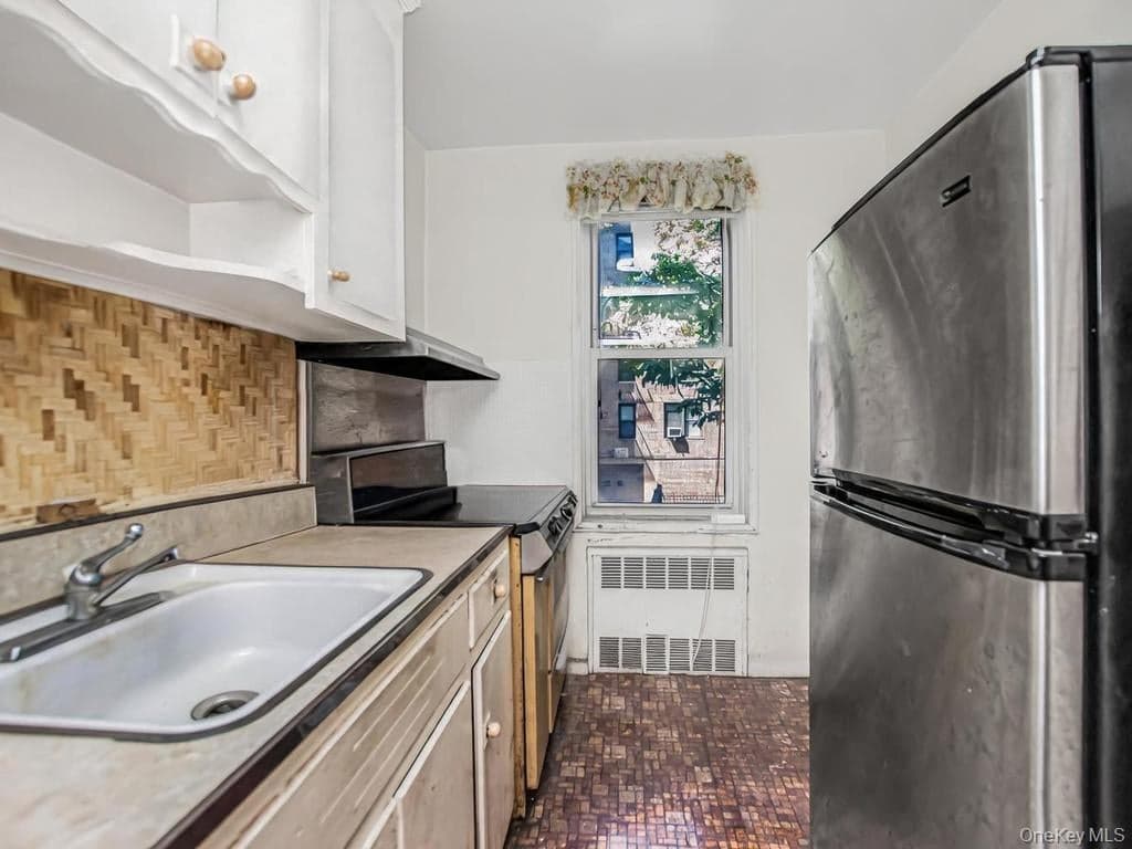 3305 92nd Street Unit: 1B thumbnail 4