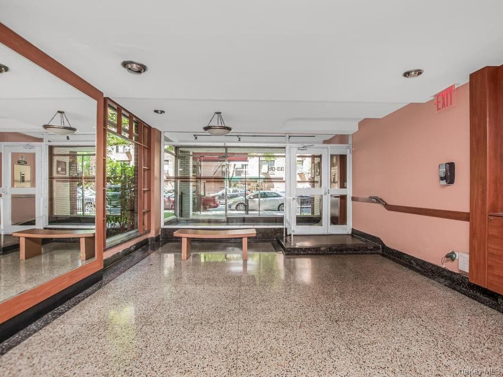 3305 92nd Street Unit: 1B thumbnail 2