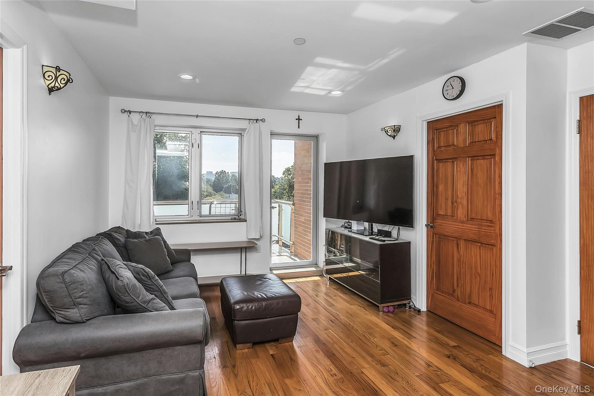 85-10 Elmhurst Avenue Unit: 5B thumbnail 4