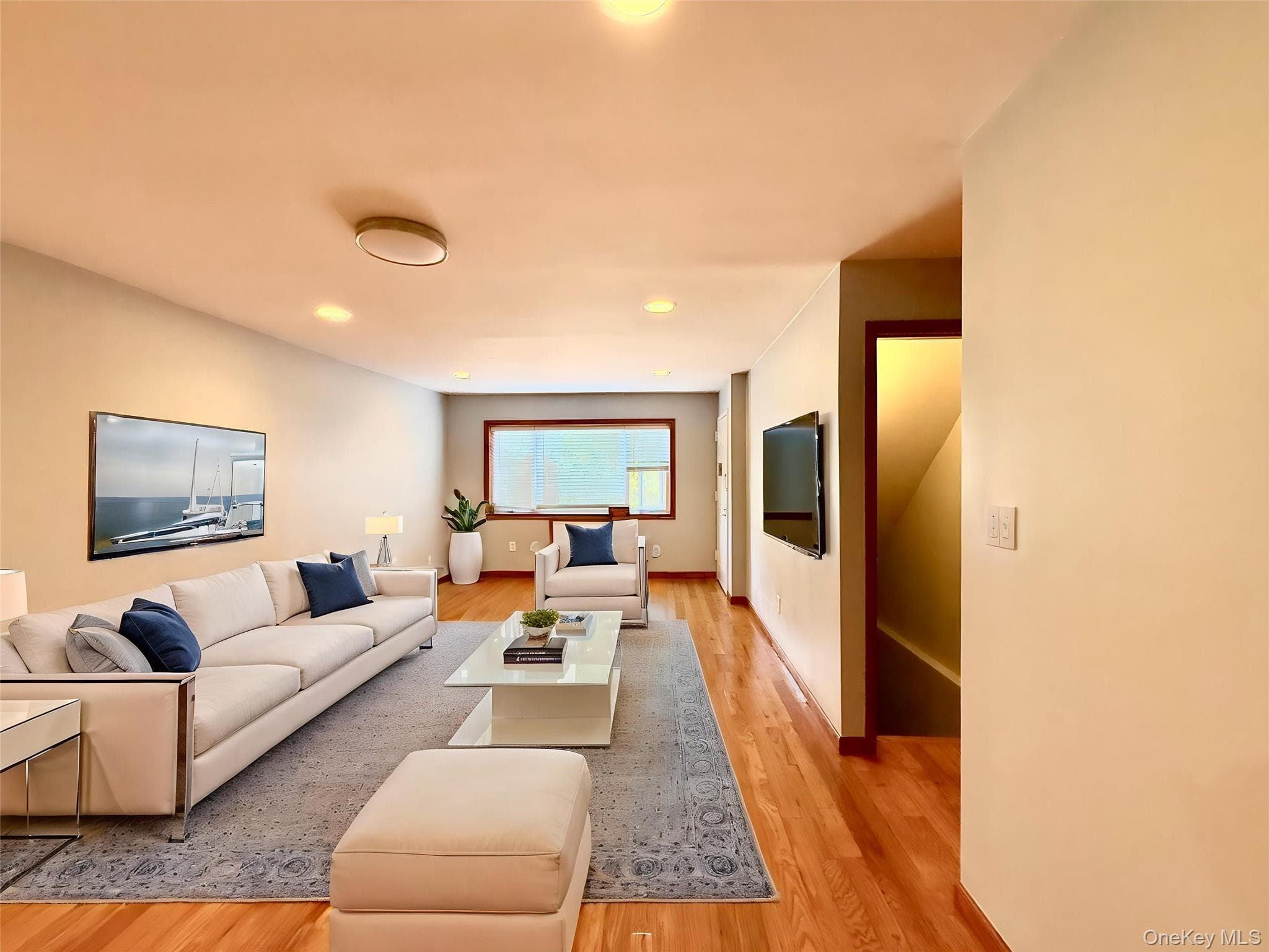 6542 Metropolitan Avenue thumbnail 3